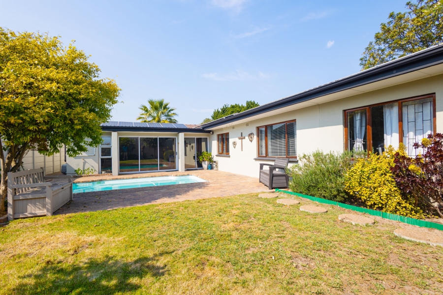 4 Bedroom Property for Sale in Stellenridge Western Cape